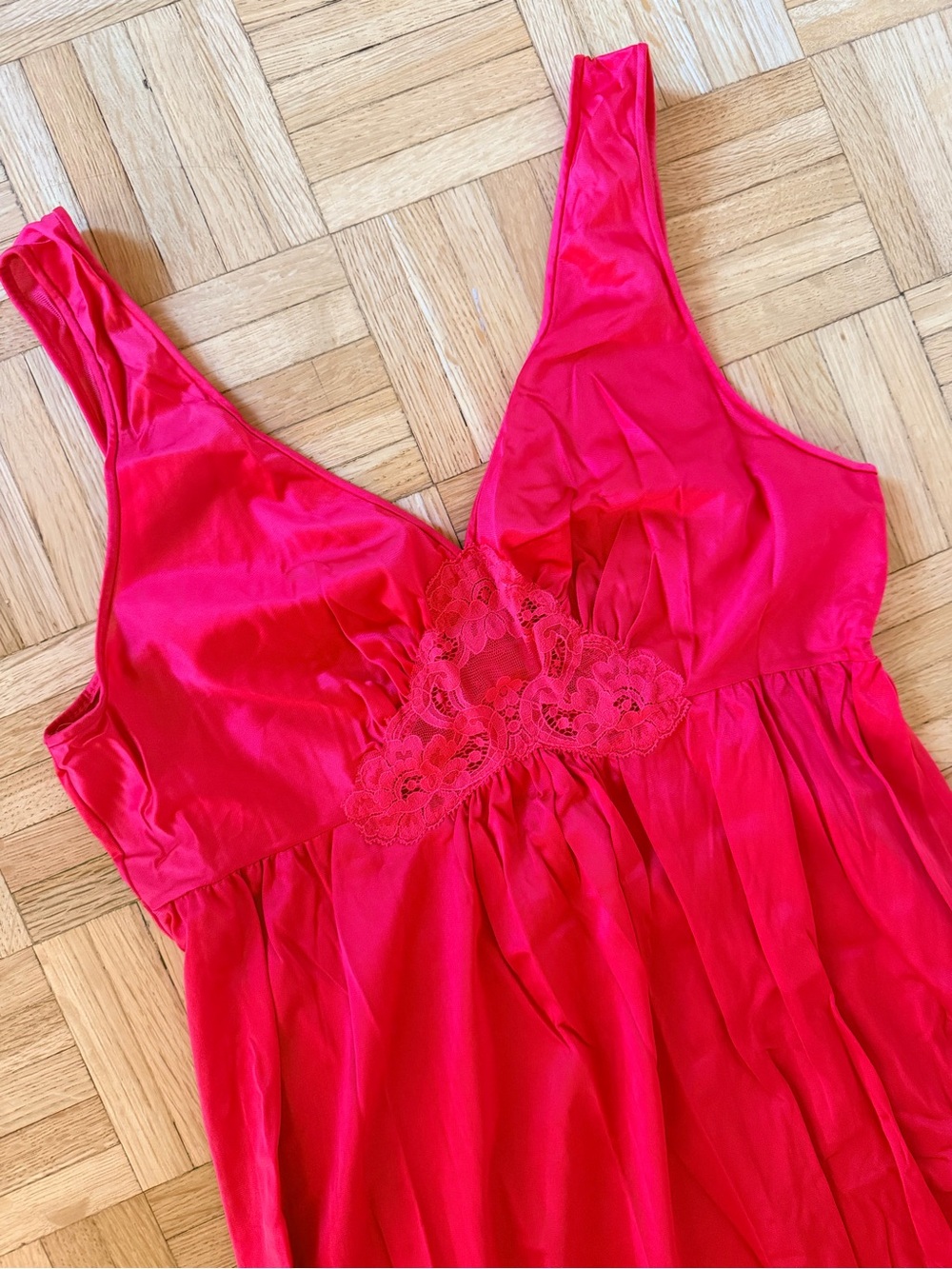 Vintage nightgown - Picture 2 of 8